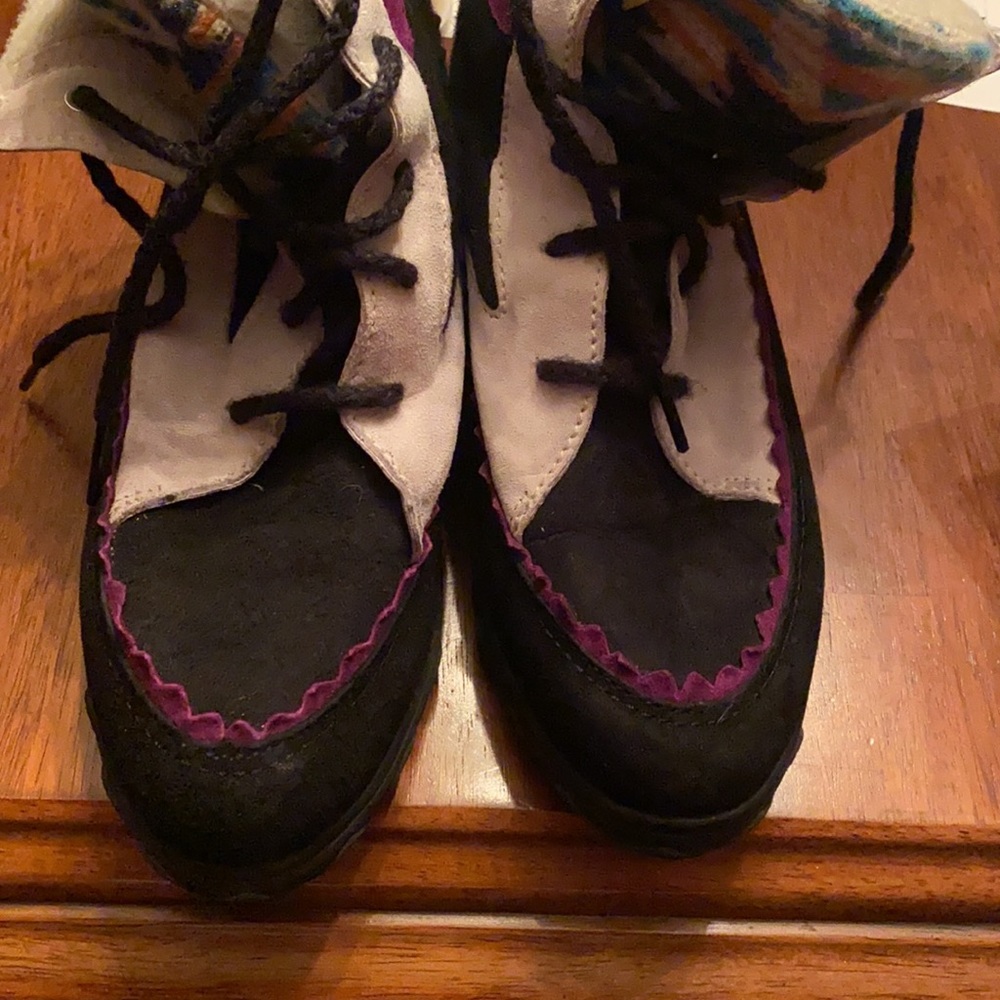 VTG 90s Cougar Suede Aztec Winter Boots. Cleaned up and water proofed.